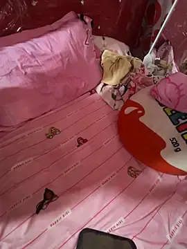 Stripchat Live Sex Cam of sweetieme
