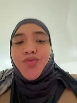 Stripchat Adult Webcams of sweetmuslim01