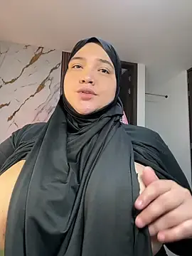 Stripchat Free Porn Cam of sweetmuslim01