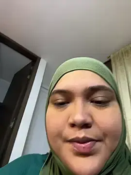 Stripchat Free Porn Cam of sweetmuslim01