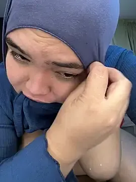 Stripchat Sex Cam of sweetmuslim01