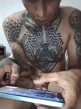 Stripchat Live Sex Cam of eroos_twink