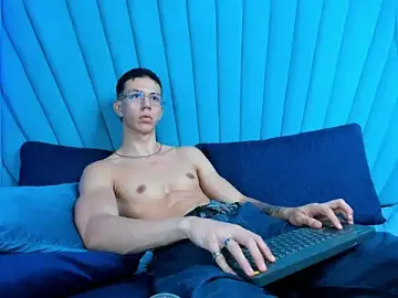 Stripchat Sex Cam of OliverThompsonJS