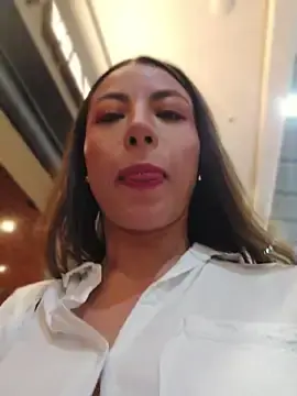Stripchat Free Porn Cam of Karen_San_Miguel