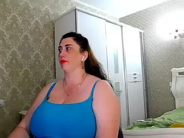 Stripchat Live Sex Cam of Evelyn_Shy