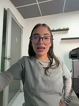 Stripchat Sex Cam of Sweet_Milaa1
