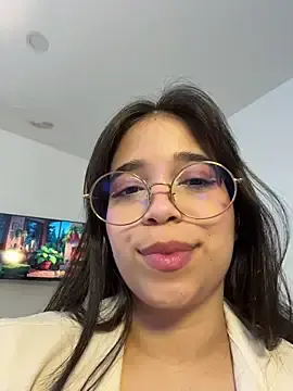 Stripchat Sex Cam of tati_reyess