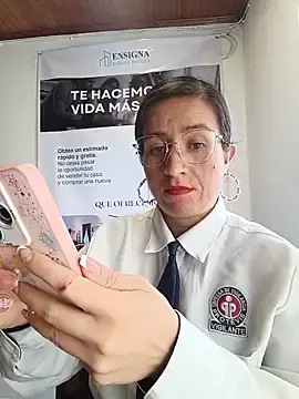Stripchat Sex Chat of Valentina--1