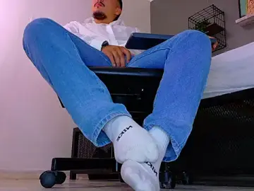 Stripchat Free Porn Cam of MrFox__
