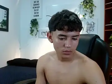 Stripchat Watch Live Sex Cams of Ryan_grayx