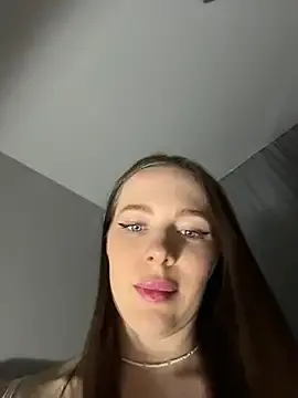 Stripchat Live Sex Cam of -SweetDi-