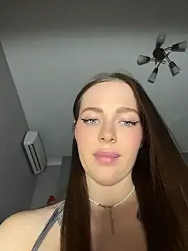 Stripchat Watch Live Sex Cams of -SweetDi-