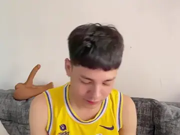 Stripchat Free Porn Cam of Andy_Belier23