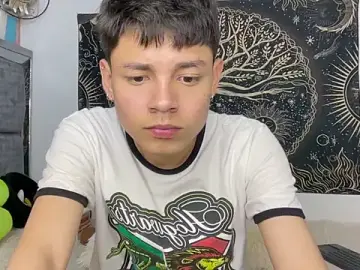 Stripchat Adult Webcam of Andy_Belier23