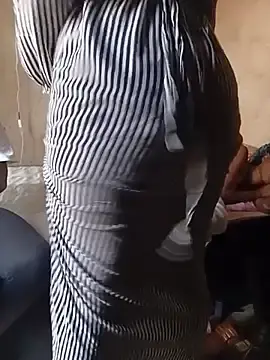 Stripchat Live Sex Cam of BigBlacBoyD