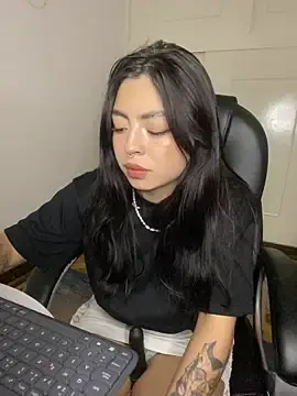 Stripchat Live Sex Cam of Valu_euphoria