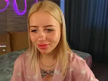 Stripchat Best Webcam of Khloy_white