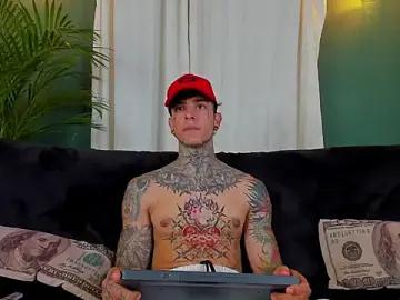 Stripchat Free Live Porn of Aron_ford