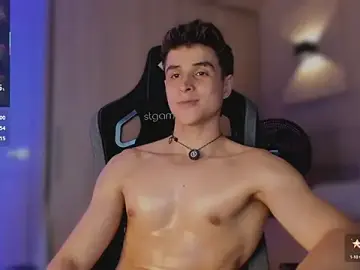 Stripchat Live Sex Cam of thomklein