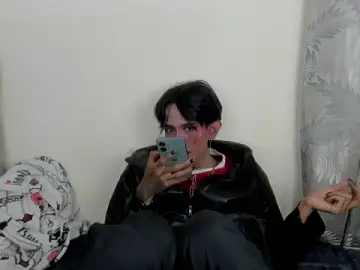 Stripchat Live Sex of andrew_uwu_