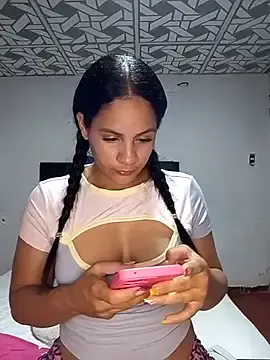 Stripchat Free Porn Cam of cieloo_777