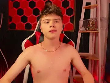 Stripchat Sex Cam of Ian_Stone_