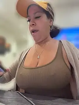 Stripchat Sex Cam of Bigbuttbrooklynn