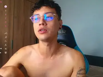 Stripchat Sex Cam of LeaneSeb