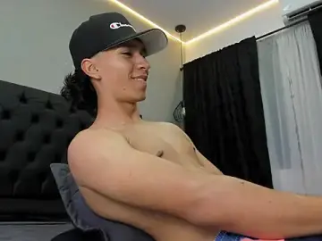 Stripchat Sex Cam of ricky_backus