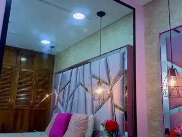 Stripchat Best live sex cam show of Emmily__Gold