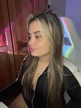 Stripchat Live Sex Cam of Miss_valeriaa