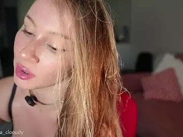 Stripchat Live Sex of mia_cloudyy