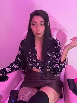 Stripchat Free Porn Cam of Felicia_smok3