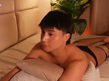 Stripchat Free Live Porn of Enyoll_