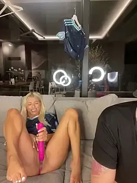 Stripchat Live Sex Cam of SexOnMyLvL