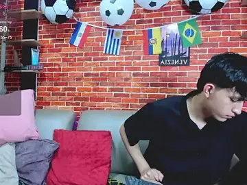 Stripchat Sex Cam of Hoot_boyss_