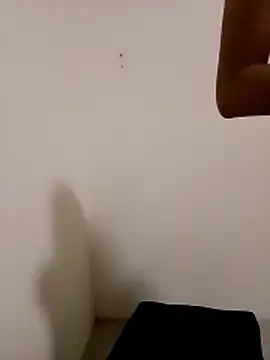 Stripchat Nude Webcam of Yi_Uzi