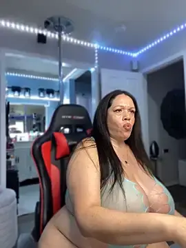 Stripchat Live Sex Cam of curvyfunlover
