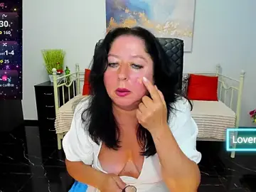 Stripchat Nude Webcam of Julia_Dean