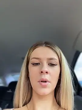 Stripchat Best Webcam of Love_Bri