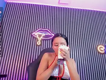 Stripchat Live Sex of Luna_roose1