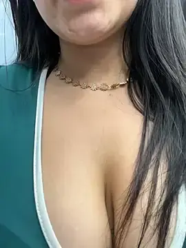 Stripchat Free Porn Cam of Miss_Bella_Flame