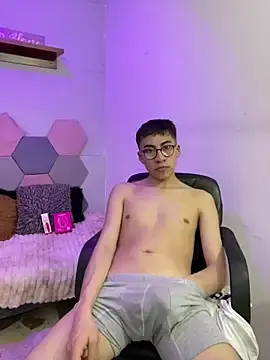 Stripchat Nude Webcam of Andy_Norton