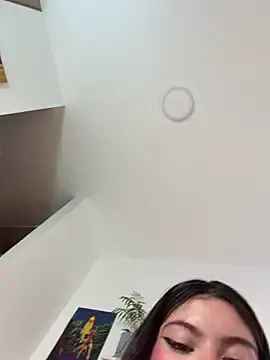 Stripchat Live Sex Cam of Your_Honeey