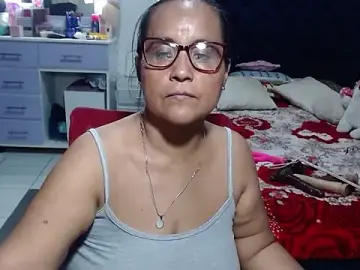 Stripchat Live Sex Cam of pervert_mommy_