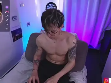 Stripchat Live Sex Cam of Nick_Bangover_