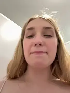 Stripchat Watch Live Sex Cams of Polly_Pop