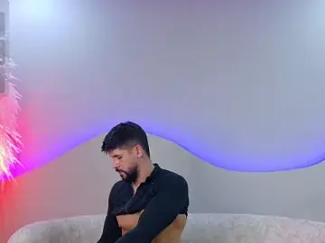 Stripchat Nude Webcam of Petesevans