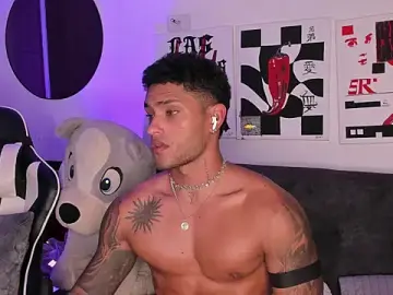 Stripchat Sex Cam of Alessandro_Vanni