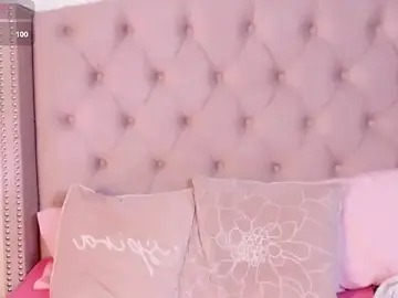 Stripchat Free Porn Cam of vintoria_cherry